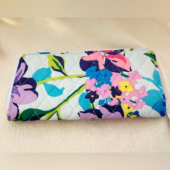 Vera Bradley Quilted Floral Accordion Wallet - Picture 7 of 7